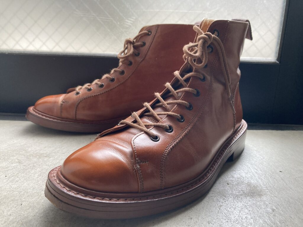 比較対象として紹介するTricker's Monkey Boot